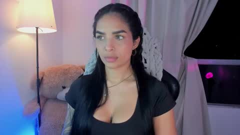 Snapshot of miaagomez chatting on 11-21-25, 03:27 Mia online show from 11-21-25, 03:27