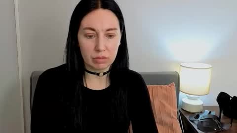 Mia online show from 03-12-26, 04:24