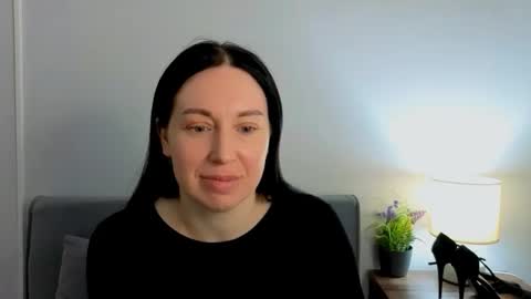 Mia online show from 03-21-26, 04:21