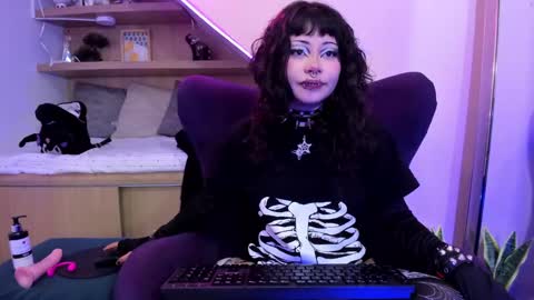 Snapshot of miaamane chatting on 02-02-25, 12:57 Mia online show from 02-02-25, 12:57