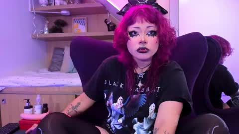 Snapshot of miaamane chatting on 02-23-25, 12:37 Mia online show from 02-23-25, 12:37