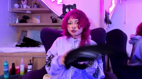 Snapshot of miaamane chatting on 02-25-25, 12:55 Mia online show from 02-25-25, 12:55