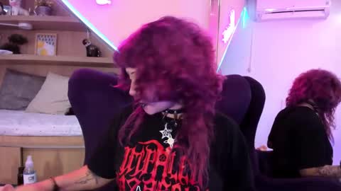 Snapshot of miaamane chatting on 03-05-25, 03:51 Mia online show from 03-05-25, 03:51