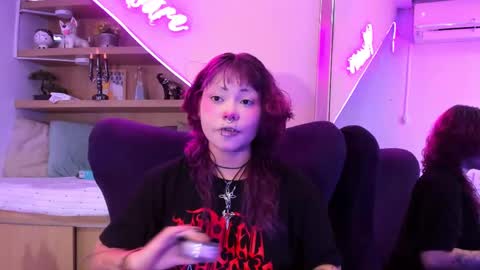 Snapshot of miaamane chatting on 03-12-25, 12:36 Mia online show from 03-12-25, 12:36