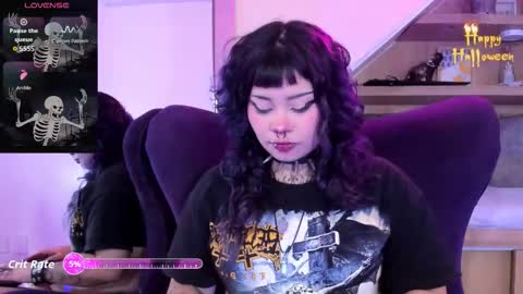 Snapshot of miaamane chatting on 10-23-25, 03:28 Mia online show from 10-23-25, 03:28