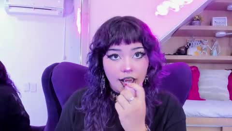 Snapshot of miaamane chatting on 11-04-25, 03:05 Mia online show from 11-04-25, 03:05