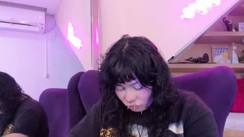 Snapshot of miaamane chatting on 11-15-25, 03:26 Mia online show from 11-15-25, 03:26