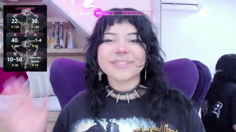 Mia online show from 12-19-25, 12:23