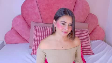 miaanderson__ online show from 04-21-26, 11:38
