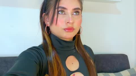 miaanderson__ online show from 05-10-26, 11:26