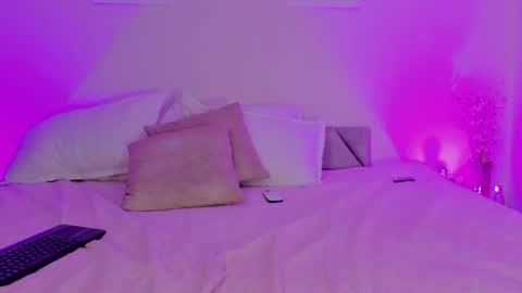 MiaaSummeer online show from 05-22-26, 12:22