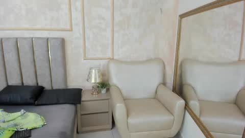 Snapshot of miaasummer chatting on 02-05-26, 11:37 Miaasummer online show from 02-05-26, 11:37