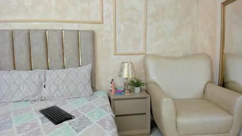 Snapshot of miaasummer chatting on 02-11-26, 11:37 Miaasummer online show from 02-11-26, 11:37