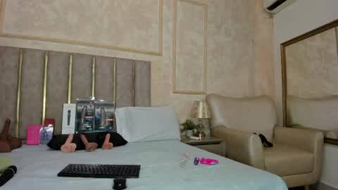 Snapshot of miaasummer chatting on 06-09-26, 11:33 Miaasummer online show from 06-09-26, 11:33