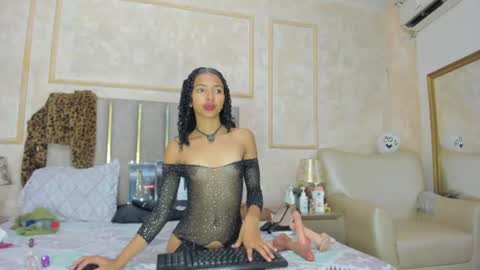 Snapshot of miaasummer chatting on 06-19-26, 11:36 Miaasummer online show from 06-19-26, 11:36