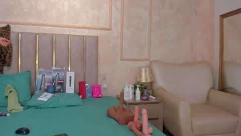 Snapshot of miaasummer chatting on 06-25-26, 11:37 Miaasummer online show from 06-25-26, 11:37