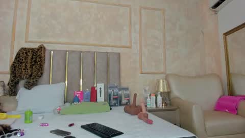 Snapshot of miaasummer chatting on 06-26-26, 11:25 Miaasummer online show from 06-26-26, 11:25