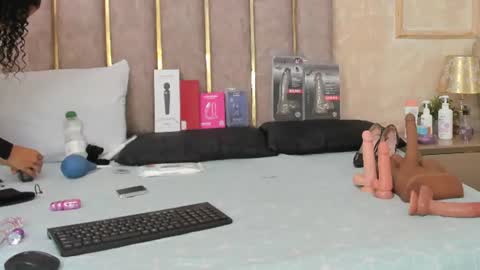 Snapshot of miaasummer chatting on 07-19-26, 03:32 Miaasummer online show from 07-19-26, 03:32
