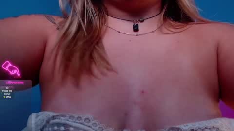 Snapshot of miaawild chatting on 12-08-24, 02:30 Andrea online show from 12-08-24, 02:30