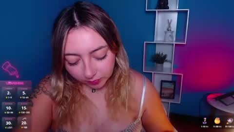 Snapshot of miaawild chatting on 12-09-24, 01:02 Andrea online show from 12-09-24, 01:02