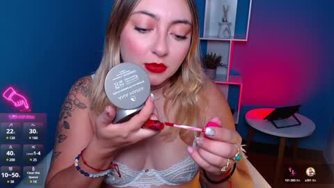 Snapshot of miaawild chatting on 12-16-24, 11:33 Andrea online show from 12-16-24, 11:33