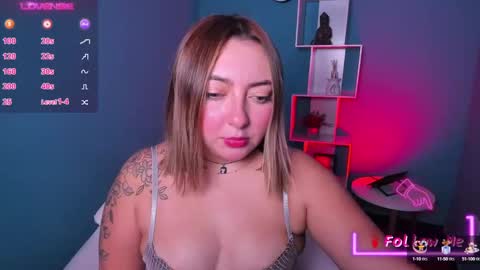 Snapshot of miaawild chatting on 02-08-25, 08:21 Andrea online show from 02-08-25, 08:21