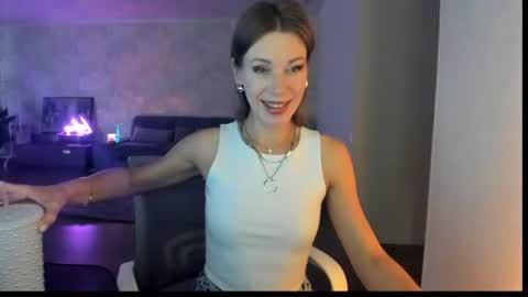 Mia online show from 07-28-26, 04:30