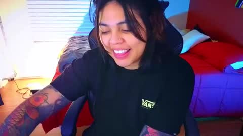 Mia online show from 01-07-25, 12:13