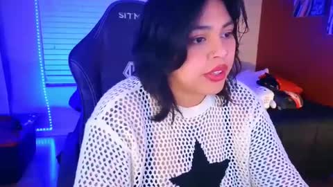 Mia online show from 01-28-25, 03:47