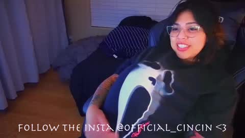 Mia online show from 02-06-25, 07:24