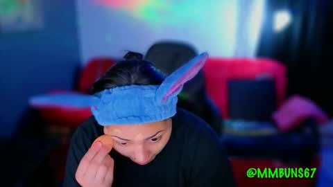 Mia online show from 11-04-25, 12:43