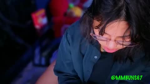 Mia online show from 11-13-25, 12:20