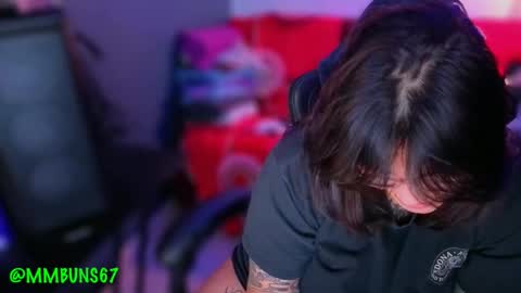 Mia online show from 11-22-25, 02:21