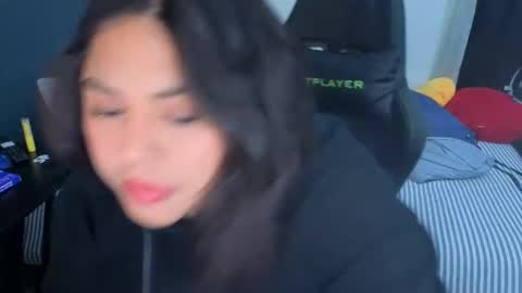 Mia online show from 03-15-26, 11:33