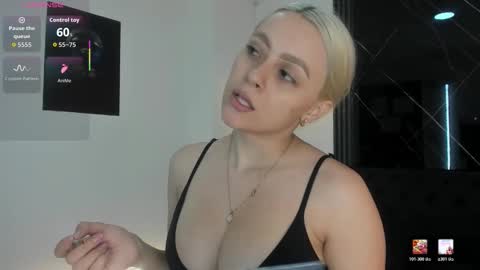 MiaCarper online show from 02-11-26, 08:47