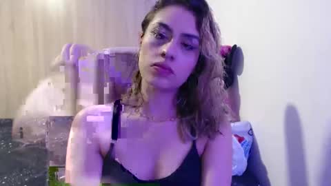 Miia  online show from 12-18-25, 12:17