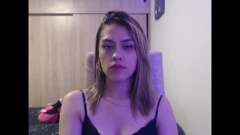 Miia  online show from 12-21-25, 04:52