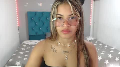 Snapshot of miacumgirl chatting on 05-25-26, 12:22 miacumgirl online show from 05-25-26, 12:22