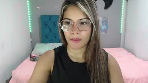 Snapshot of miacumgirl chatting on 06-22-26, 12:13 miacumgirl online show from 06-22-26, 12:13