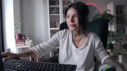 Snapshot of miacute4u chatting on 10-04-25, 09:51 miacute4u online show from 10-04-25, 09:51