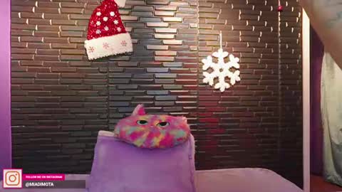 Mia online show from 12-07-24, 04:31