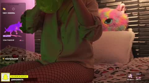 Mia online show from 12-14-24, 07:40