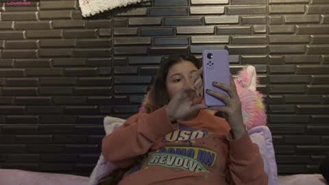 Mia online show from 12-28-24, 04:41