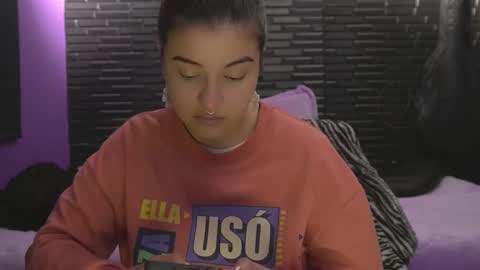 Snapshot of miadimota chatting on 01-11-26, 02:38 Mia online show from 01-11-26, 02:38