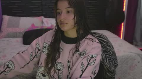 Snapshot of miadimota chatting on 02-02-26, 01:04 Mia online show from 02-02-26, 01:04