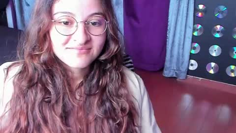 Snapshot of miadimota chatting on 05-18-26, 04:24 Mia online show from 05-18-26, 04:24