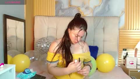 Snapshot of miadoll303av chatting on 10-16-25, 01:23 miadoll303av online show from 10-16-25, 01:23