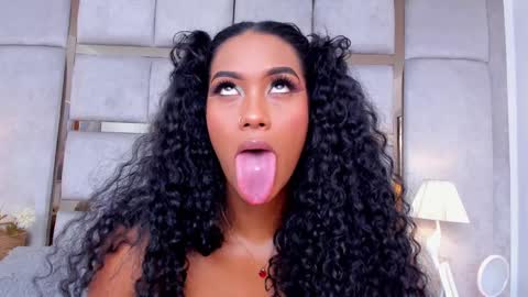 Snapshot of miaebony_ chatting on 12-06-24, 11:14 Call me Mia online show from 12-06-24, 11:14