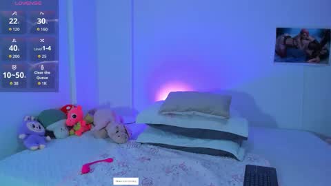 Mia Engels  online show from 03-27-26, 01:11