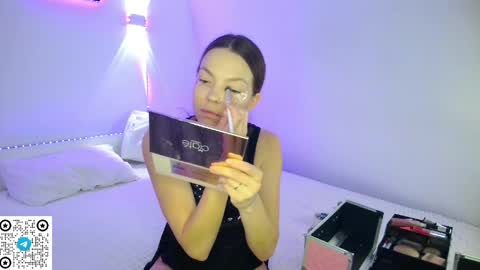 Snapshot of miafiora chatting on 05-15-26, 01:12 Mia online show from 05-15-26, 01:12